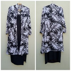 Thea Dora Black White Palm Leaves Set Size 16.
